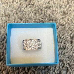 Elegant Silver Crystal Ring